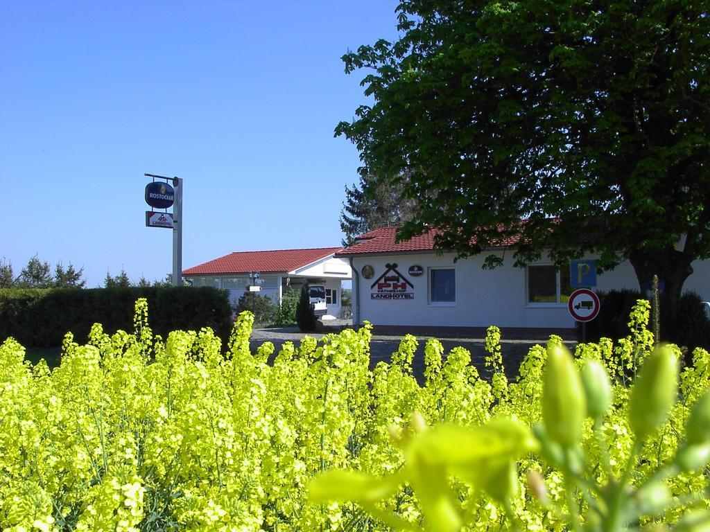 Landhotel Pathes Hof Volkenshagen Esterno foto