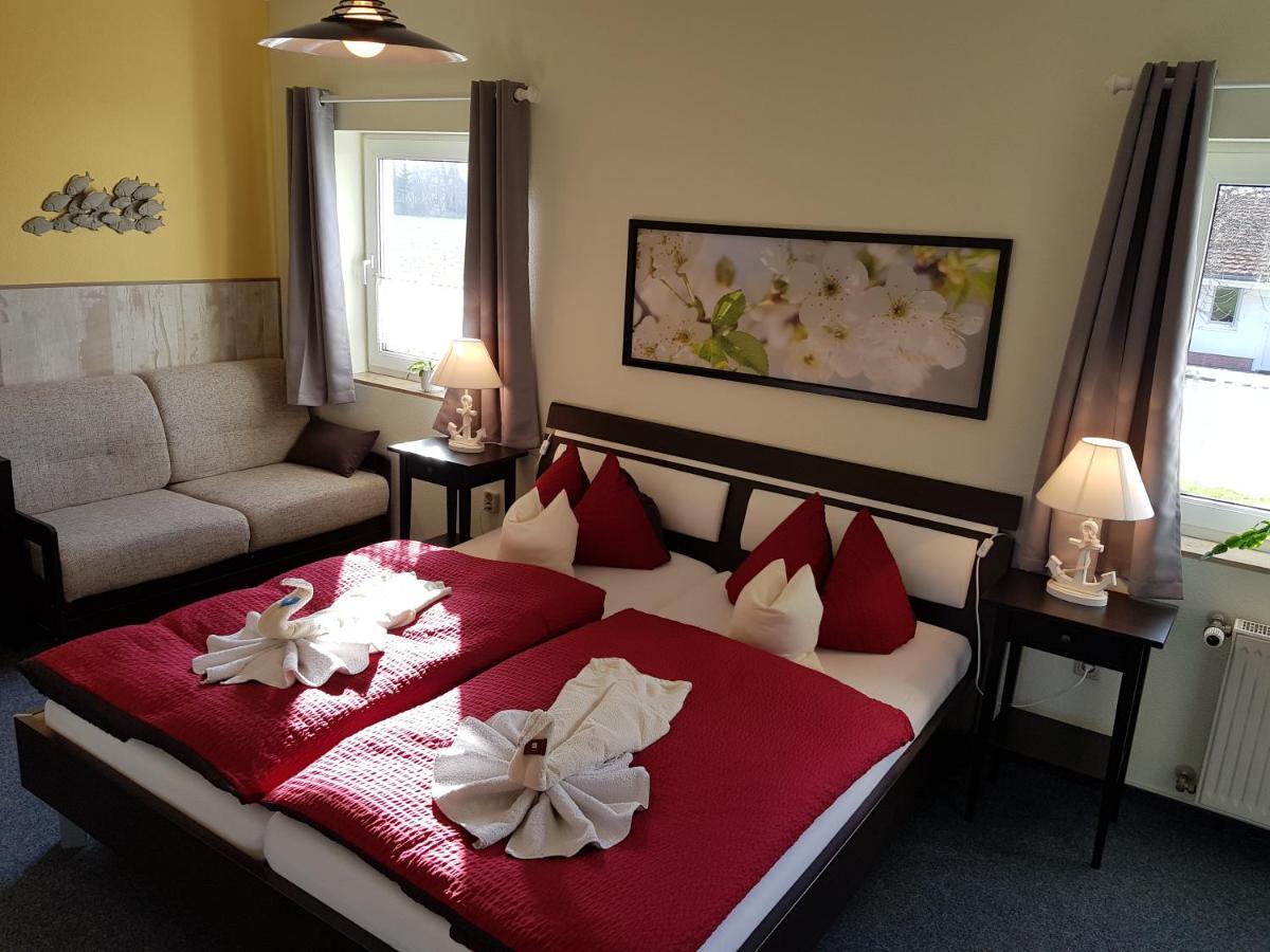 Landhotel Pathes Hof Volkenshagen Esterno foto